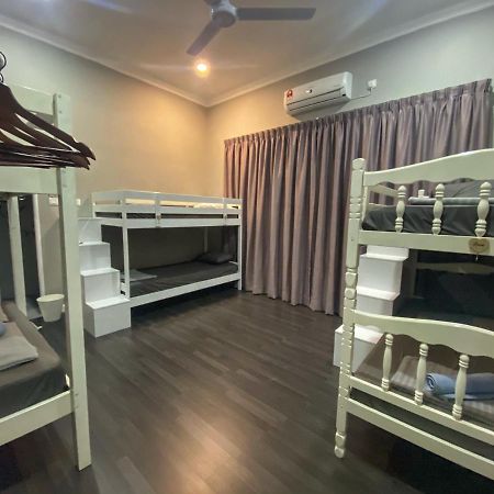 Shafickza Guesthouse Куала Теренгану Екстериор снимка