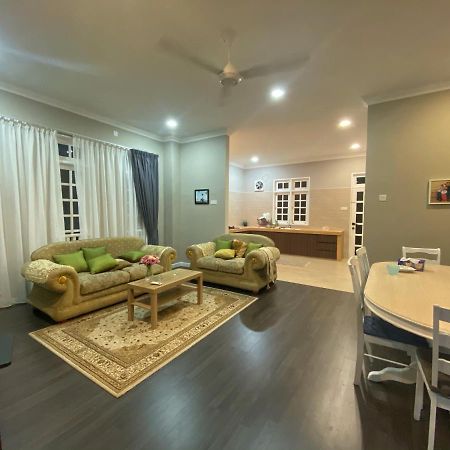 Shafickza Guesthouse Куала Теренгану Екстериор снимка