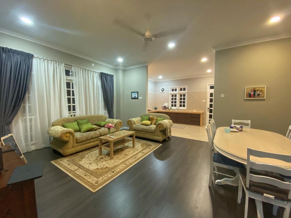 Shafickza Guesthouse Куала Теренгану Екстериор снимка