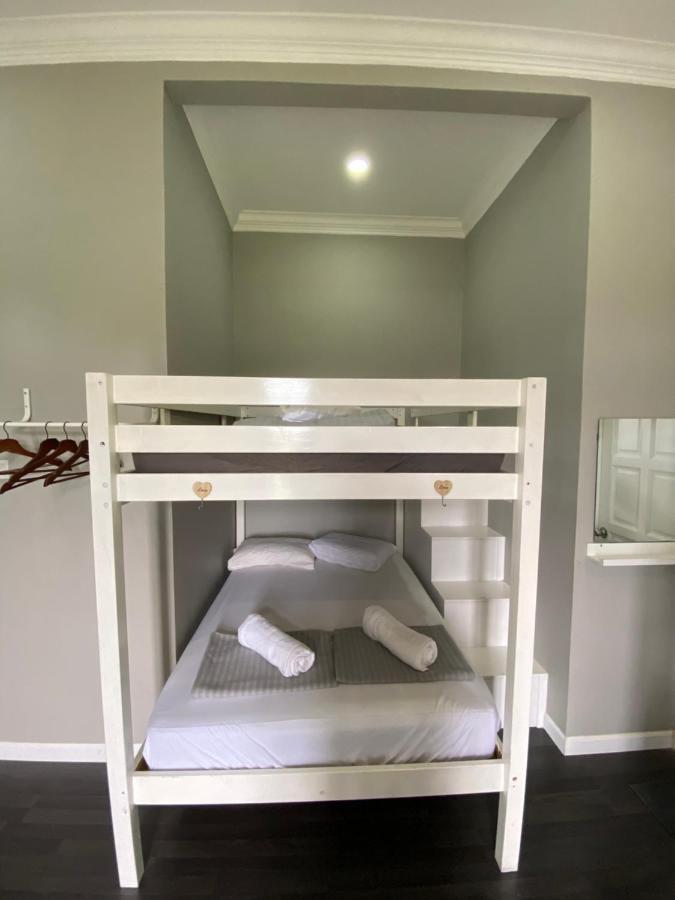 Shafickza Guesthouse Куала Теренгану Екстериор снимка